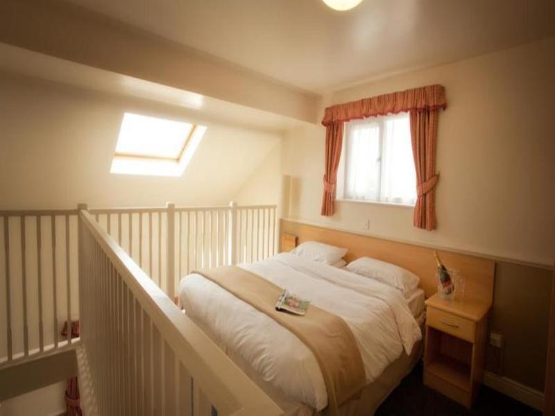 Moreton Park Hotel Chirk Exterior foto